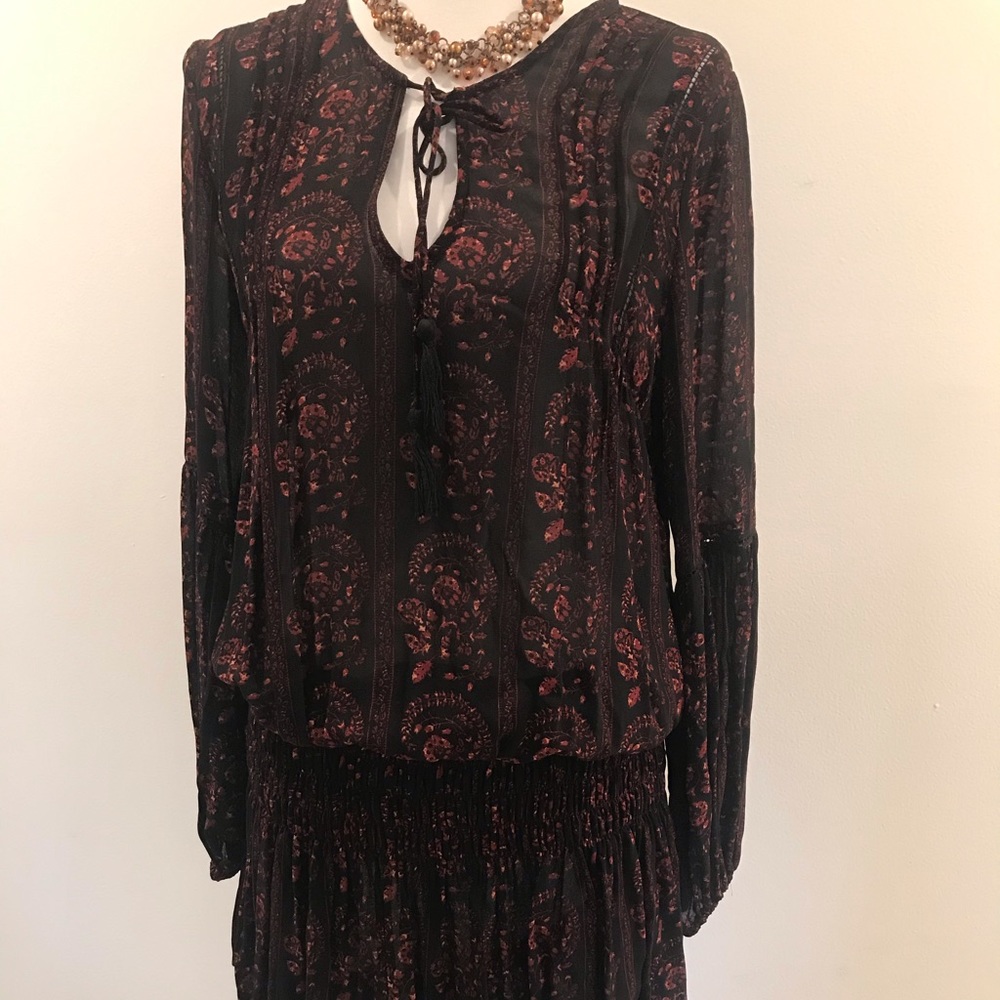 ASTR  Label Viscose Black & Red Drop waist Dress M